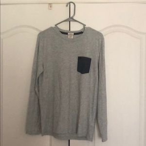 Heather Gray sleeve shirt w/ pocket